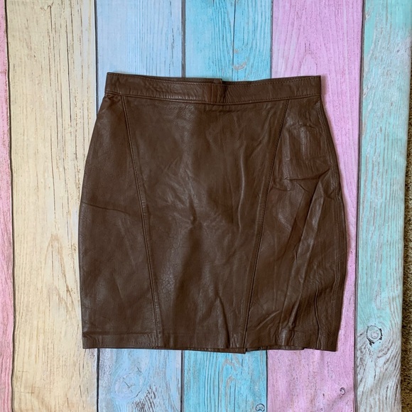 Vintage -00% Brown Leather Mini Skirt - Picture 2 of 8